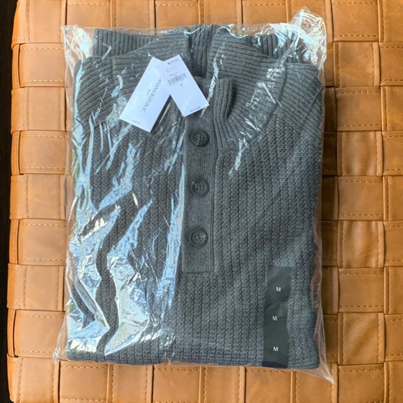 NWT Banana Republic Men's Charcoal Gray Mock-Neck Sweater - Picture 2 of 5